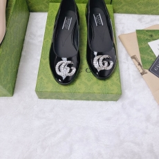 Gucci Flat Shoes